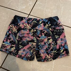 Fleo Shorts